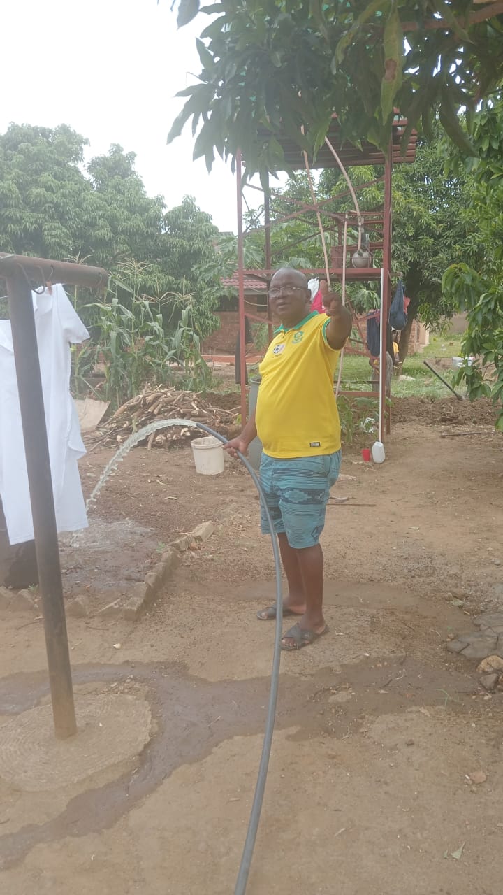 Electric borehole pump